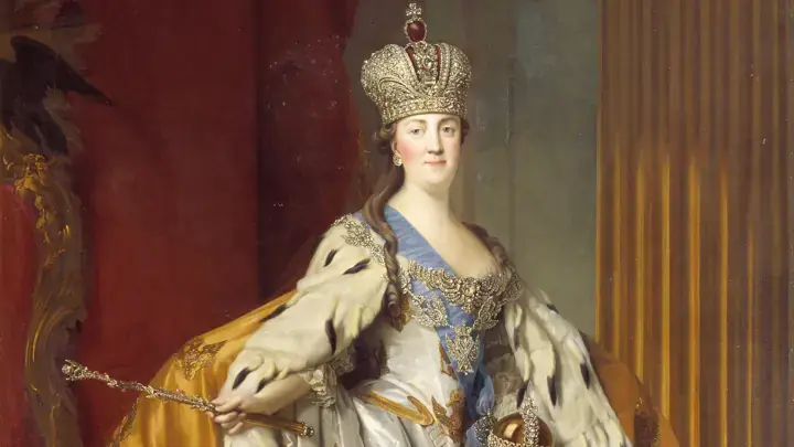 The original Flora Danica service is mentioned as a gift to Catherine the Great 